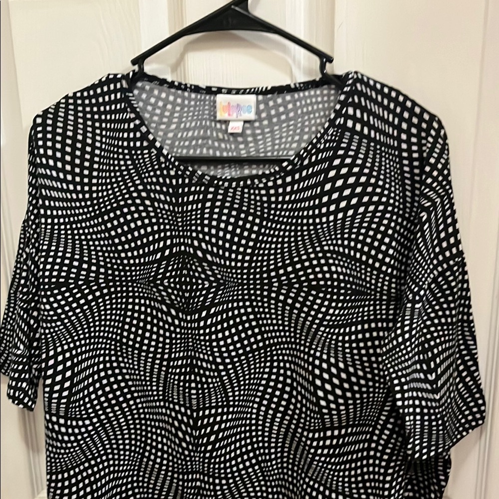 LuLaRoe Black and White Short Sleeve Blouse